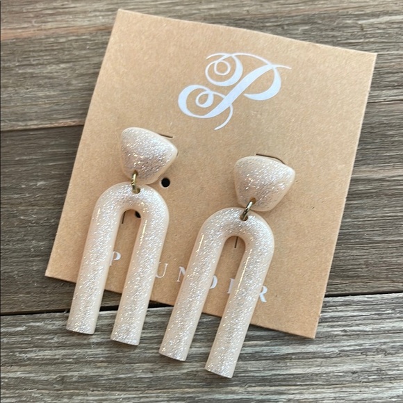 ❄️ Plunder | Elegant Cream Glitter Kids Earrings Boho Shabby Chic - Picture 7 of 10